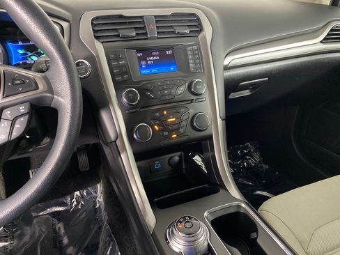 Used 2018 Ford Fusion S FWD image 39