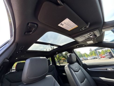 Used 2025 Cadillac XT6 Luxury AWD/4WD image 27