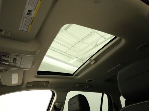 Used 2023 GMC Acadia Denali w/ Denali Ultimate Package image 35