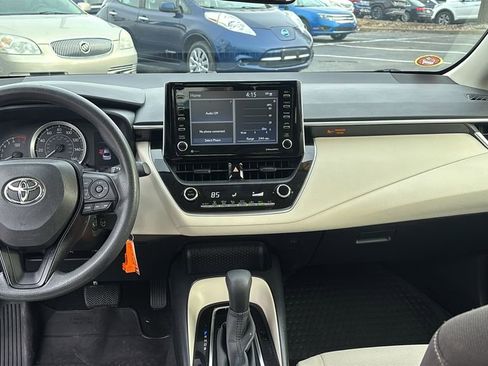 Used 2021 Toyota Corolla LE image 12