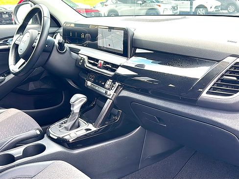 Used 2025 Kia Seltos S FWD image 22