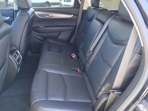 Used 2017 Cadillac XT5 Luxury w/ Driver Awareness Package FWD image 13