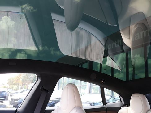 Used 2022 Tesla Model S image 22