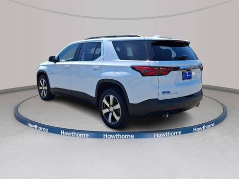 Used 2023 Chevrolet Traverse LT w/ LT Premium Package AWD/4WD image 4