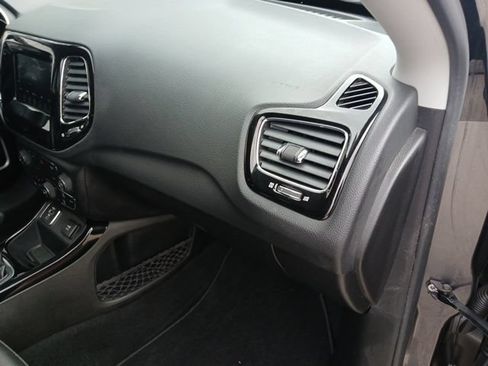 Used 2021 Jeep Compass Latitude FWD image 22