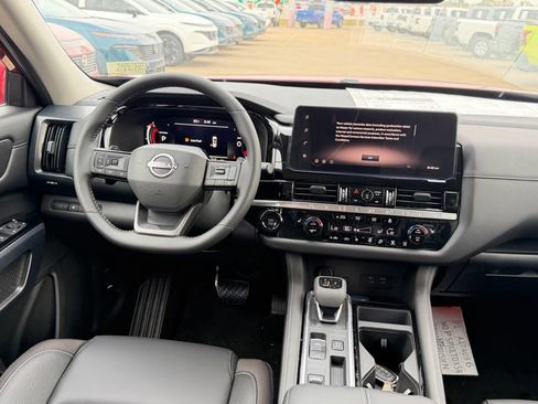 New 2026 Nissan Pathfinder SL FWD image 12