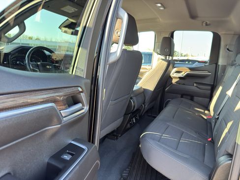 Used 2022 Chevrolet Silverado 1500 LT image 30