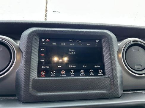 Used 2021 Jeep Gladiator Willys image 12