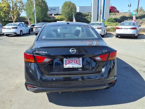 Certified 2023 Nissan Altima 2.5 SV FWD image 8