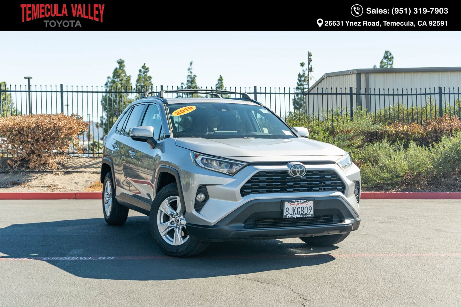 Used 2019 Toyota RAV4 XLE FWD image 1