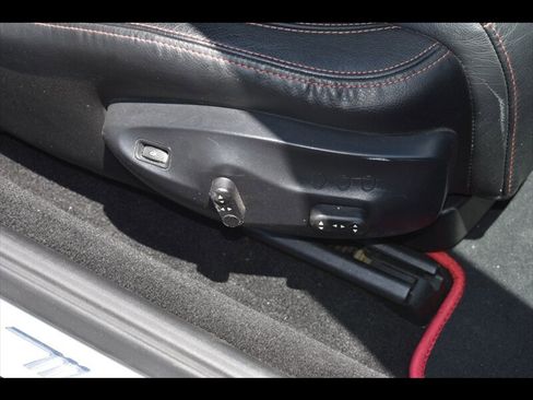 Used 2015 Maserati GranTurismo Convertible image 34