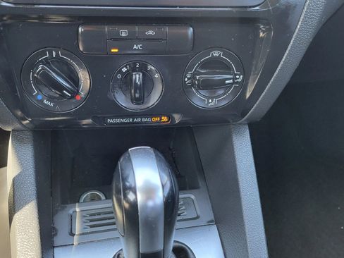 Used 2014 Volkswagen Jetta SE image 11