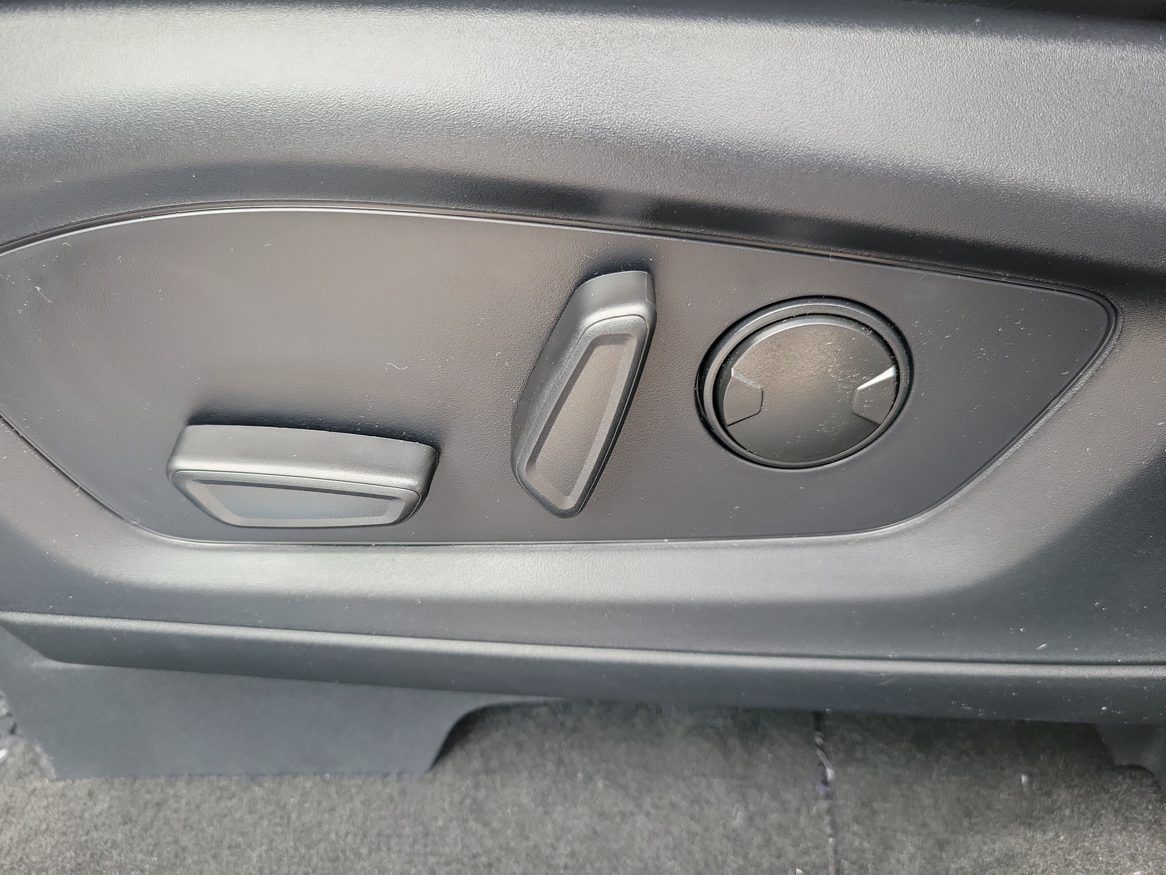 New 2026 Ford Explorer ST-Line w/ ST-Line Street Pack RWD image 19