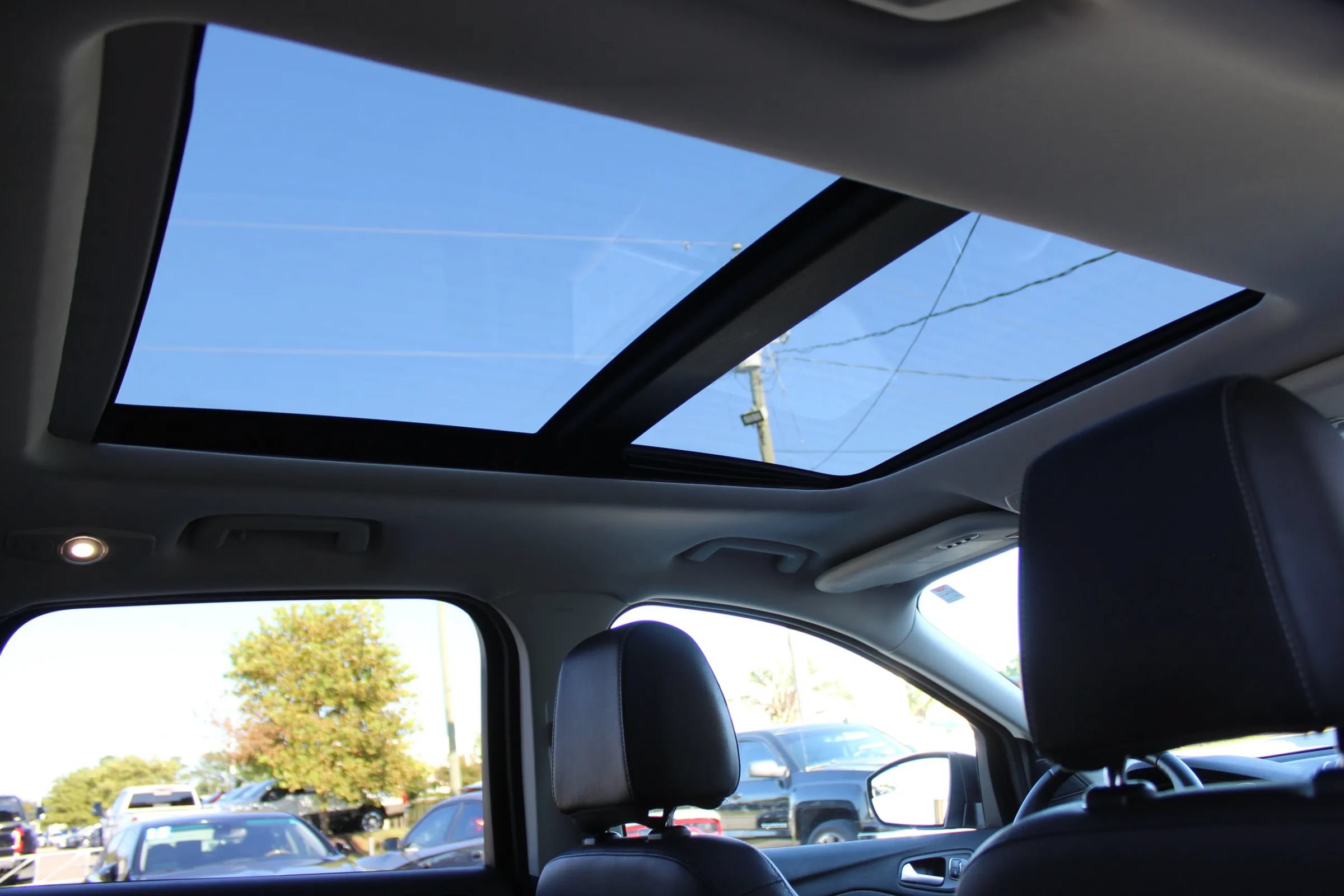 Used 2015 Ford Escape Titanium AWD/4WD image 26