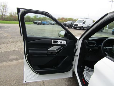 Used 2024 Ford Explorer ST w/ Equipment Group 401A AWD/4WD image 25