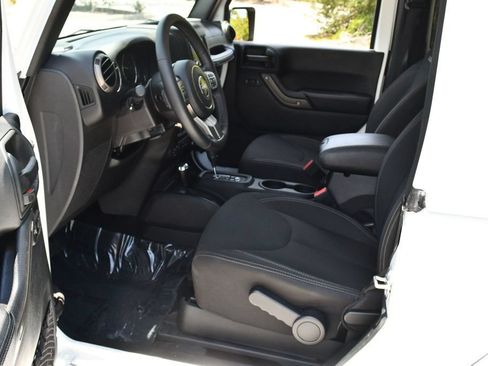 Used 2018 Jeep Wrangler Sport AWD/4WD image 41
