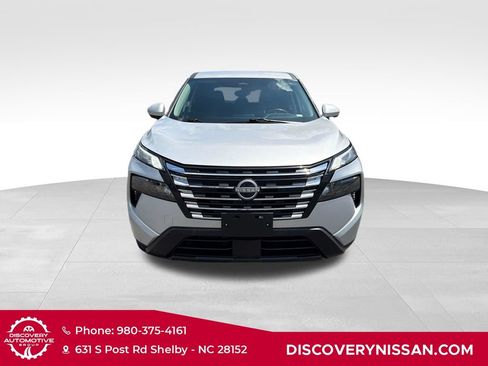 Certified 2025 Nissan Rogue SV AWD/4WD image 2