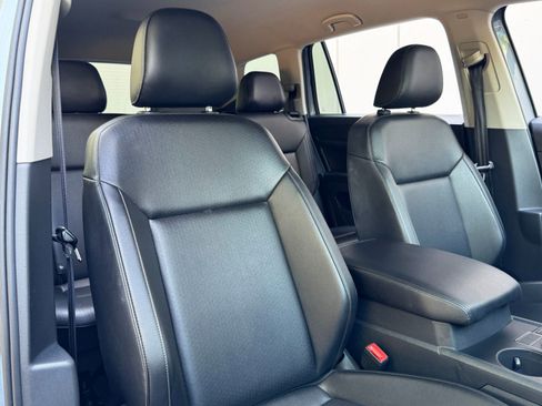 Used 2018 Volkswagen Atlas SE image 34