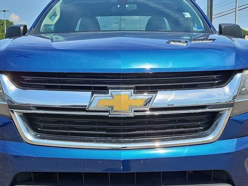 Used 2019 Chevrolet Colorado W/T RWD image 32