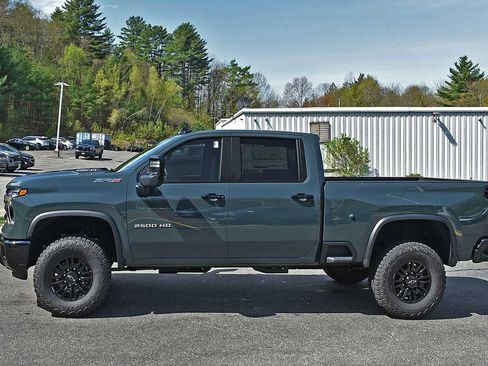 New 2026 Chevrolet Silverado 2500 ZR2 w/ LPO, Dark Essentials Package AWD/4WD image 4