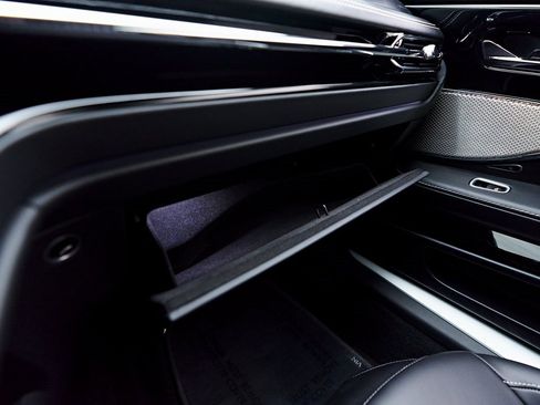 Used 2024 Aston Martin DB12 Coupe image 76