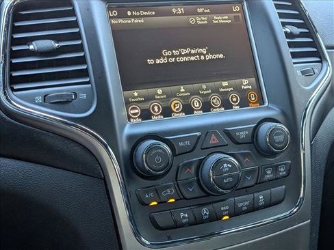 Used 2018 Jeep Grand Cherokee Altitude RWD image 5