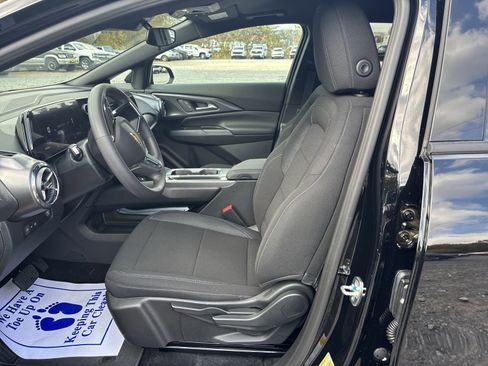 New 2026 Chevrolet Equinox EV LT image 14