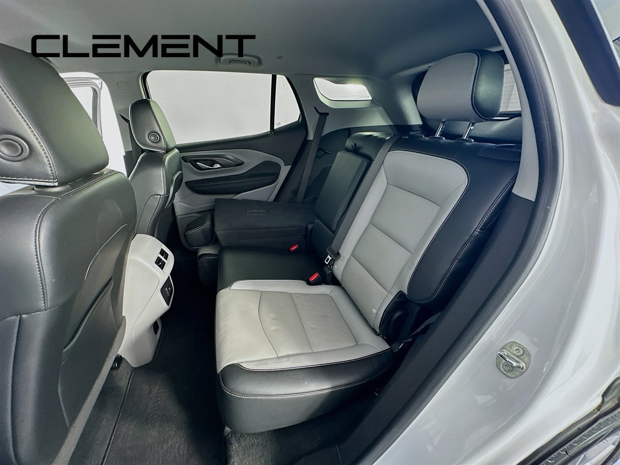 Used 2023 GMC Terrain SLT FWD image 31