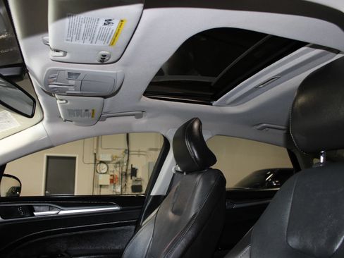 Used 2016 Ford Fusion Titanium FWD image 24
