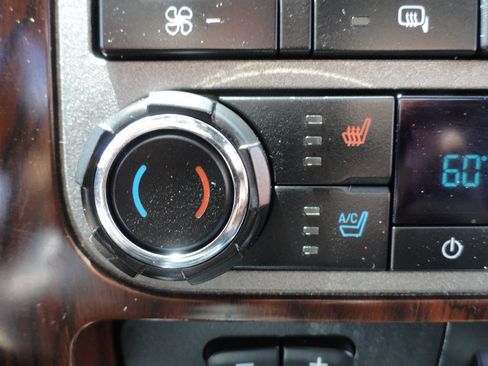 Used 2011 Ford F250 Lariat w/ Lariat Interior Pkg AWD/4WD image 15