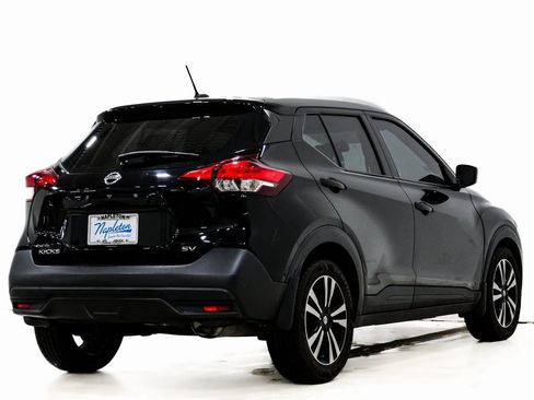 Used 2018 Nissan Kicks SV image 6