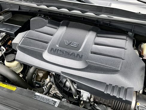 Used 2021 Nissan Titan SV w/ SV Convenience Package image 30