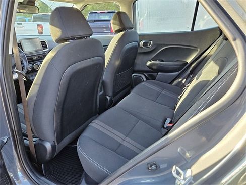 Used 2023 Hyundai Venue SEL image 9