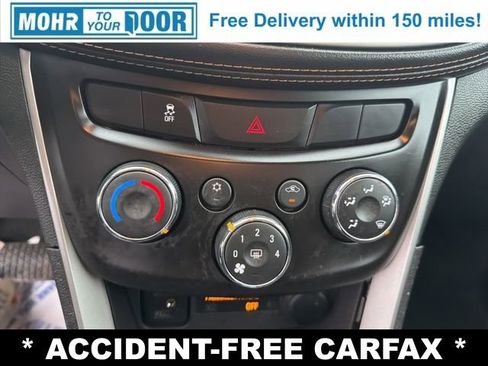 Used 2020 Chevrolet Trax LT w/ LT Convenience Package image 20