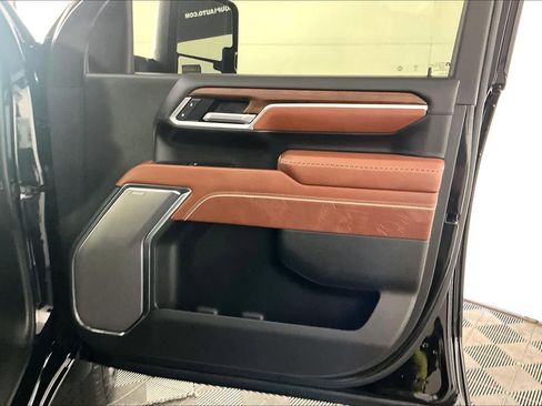 Used 2025 GMC Sierra 3500 Denali Ultimate AWD/4WD image 22
