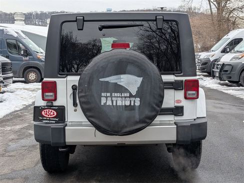 Certified 2016 Jeep Wrangler Unlimited Sahara w/ Dual Top Group image 4