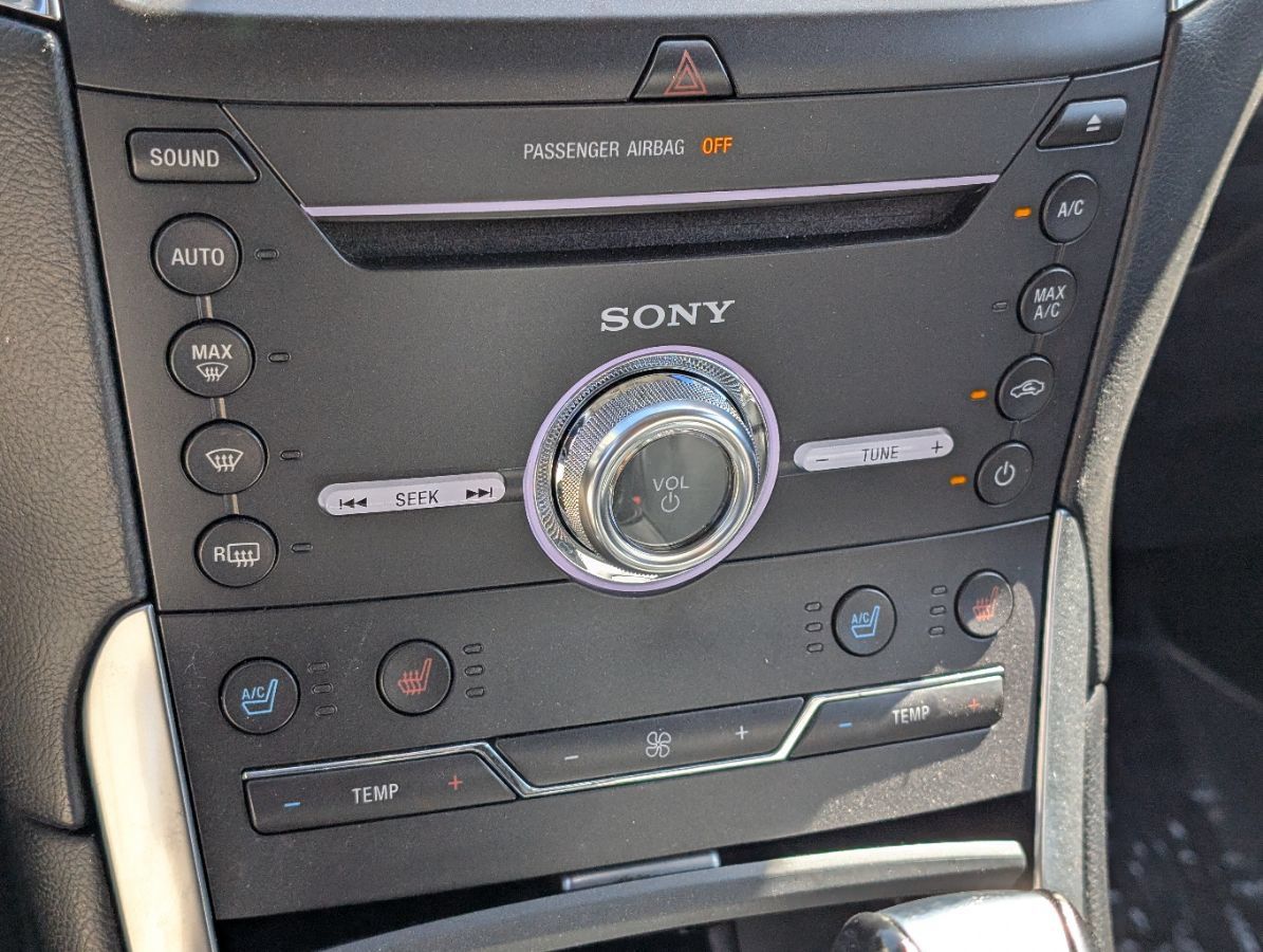 Used 2017 Ford Edge Titanium w/ Equipment Group 301A AWD/4WD image 28