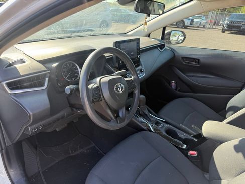Used 2022 Toyota Corolla LE FWD image 14