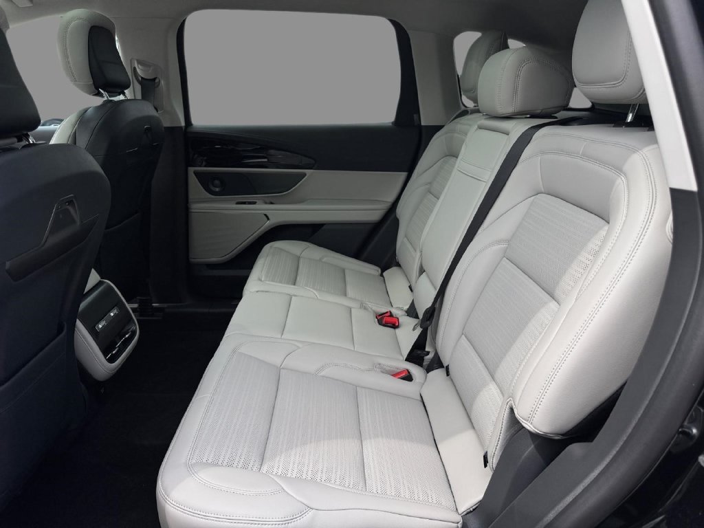 New 2026 Lincoln Nautilus Reserve AWD/4WD image 13