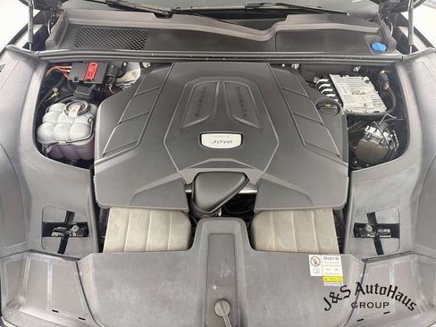 Used 2023 Porsche Cayenne AWD/4WD image 35
