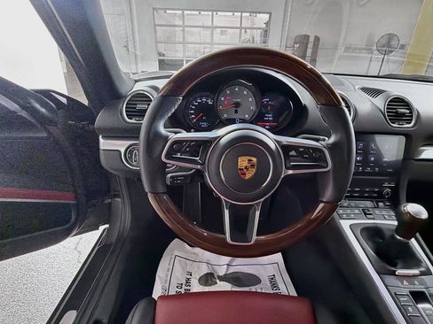 Certified 2024 Porsche 718 Boxster S RWD image 20