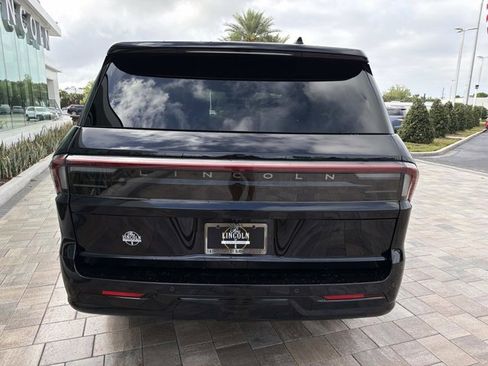New 2026 Lincoln Navigator Reserve AWD/4WD image 3
