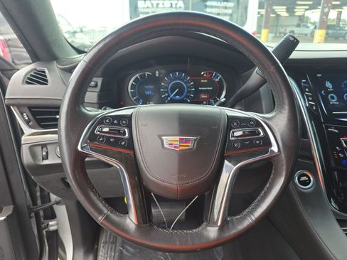 Used 2020 Cadillac Escalade ESV Platinum AWD/4WD image 7