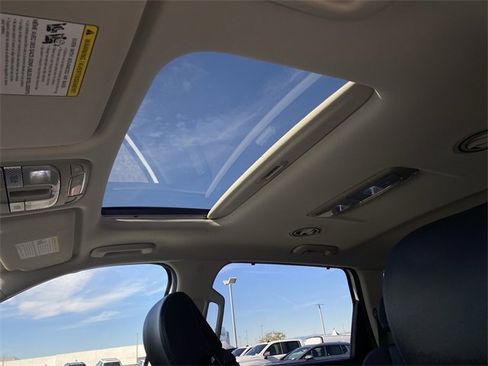 Used 2025 Kia Telluride EX image 10