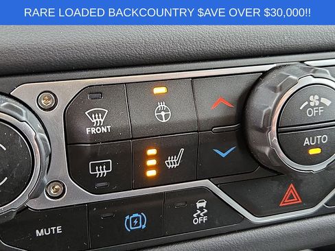 Used 2025 Jeep Wrangler Unlimited Sahara AWD/4WD image 25