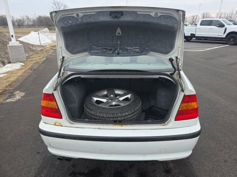 Used 2004 BMW 330xi Sedan image 8