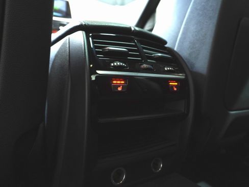 Used 2017 BMW 530i xDrive image 13