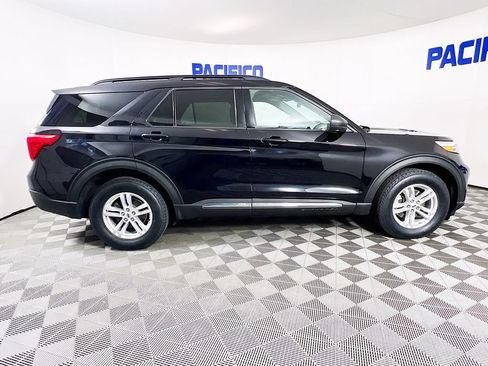 Certified 2022 Ford Explorer XLT w/ Equipment Group 202A AWD/4WD image 8