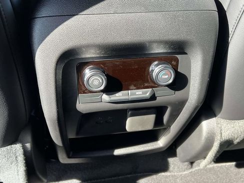 Used 2026 Buick Enclave Preferred w/ Power Package image 13