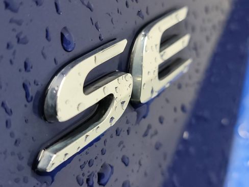 Used 2017 Toyota Corolla SE FWD image 33